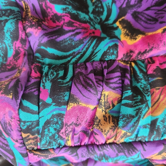 Fabulous 80s Loud Floral Dress - Picture 7 of 9